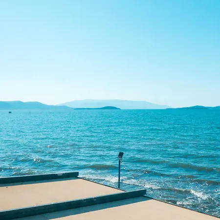 Arz'urla Restaurant & 酒店 乌尔拉